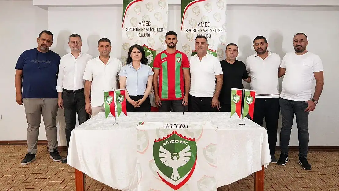 'Amedspor yöneticilerinin imza töreninde ne işi var?'