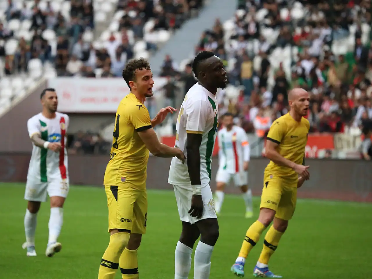 Amedspor zirve yarışında bir puanla yetindi: VAR golü iptal etti