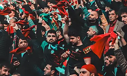 Amedspor taraftarı ayakta: 1. Lig'e de yabancı hakem gelsin!