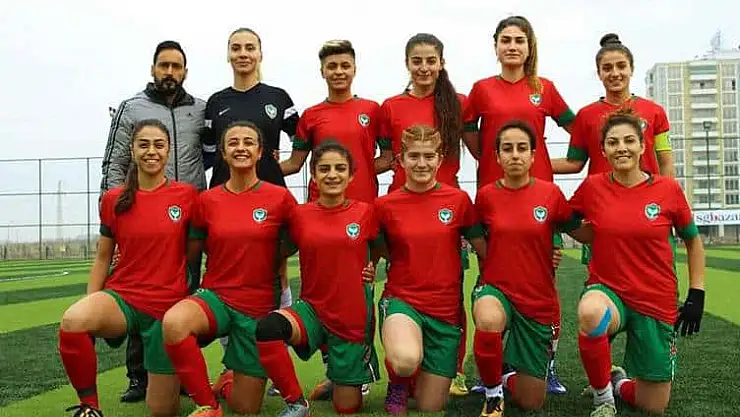 Amedspor, ara transferde 14 futbolcusuyla vedalaştı, 10 yeni oyuncu alındı