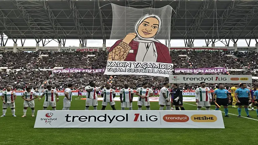 Amedspor tribünlerinden duygusal anma: Rojin Kabaiş unutulmadı