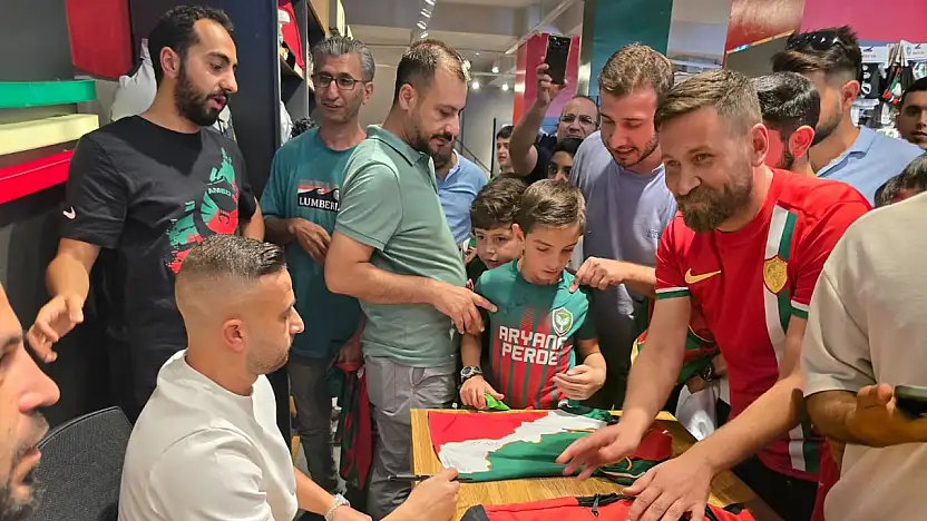 Amedspor taraftarından imza gününe akın!