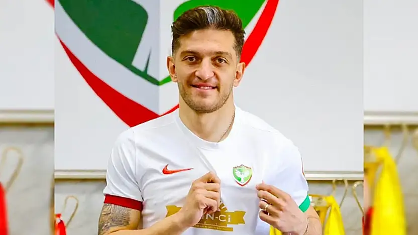 Amedspor'un Savunmacısı Kırklarelispor'a İmza Attı